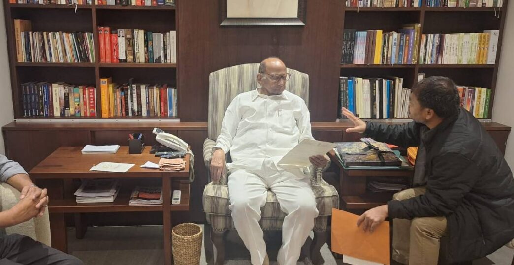 Akhil Gogoi discusses communal resistance and farm reforms with Sharad Pawar