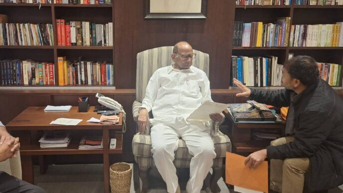 Akhil Gogoi discusses communal resistance and farm reforms with Sharad Pawar