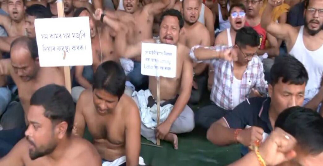 108 Mrityunjoy workers continue sit-in protest for regular jobs and fair wages