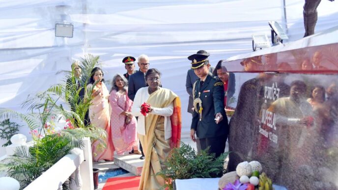 President Murmu pays tributes to women warriors of historic Nupi Laal in Imphal